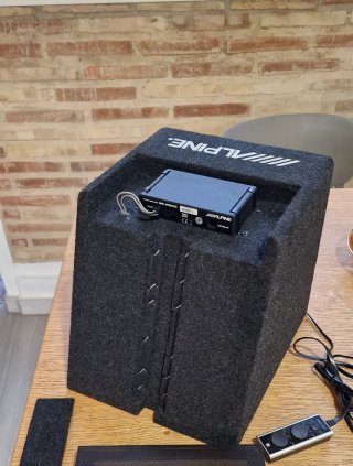 Subwoofer Alpine Coche