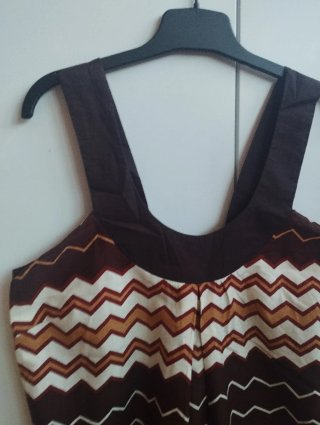 Vestido con estampado geométrico