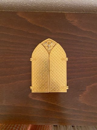 Tríptico religioso dorado