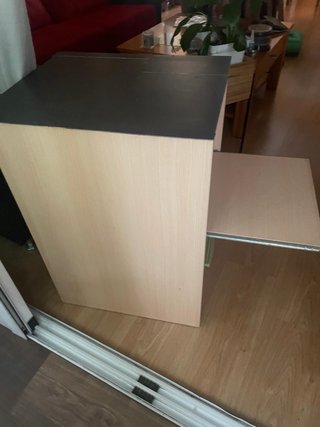 Cajonera de madera y plástico naranja