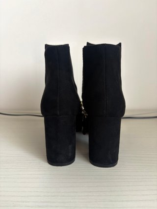 Stivaletti neri tacco alto Stradivarius
