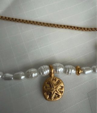Pulsera Bimba y Lola perlas y cadena dorada