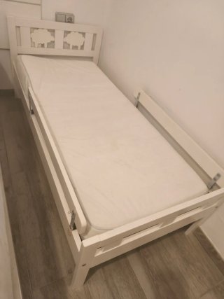 Cama infantil blanca IKEA