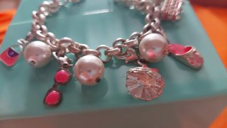 Pulsera Perlas y Dijes