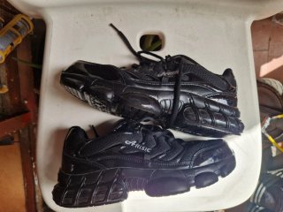 Zapatos de seguridad ARISIC negros