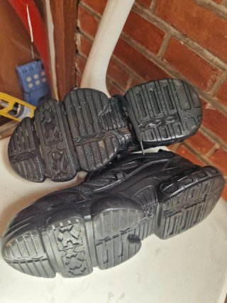 Zapatos de seguridad ARISIC negros