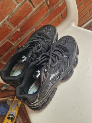 Zapatos de seguridad ARISIC negros