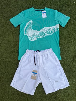 Conjunto Nike Camiseta y Pantalón Corto