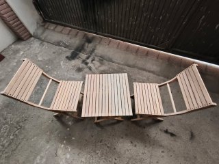 Mesa plegable madera jardín y Set de dos sillas