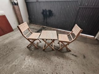 Mesa plegable madera jardín y Set de dos sillas