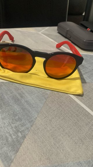 Occhiali da sole Marc Jacobs neri e rossi