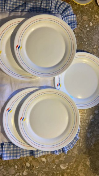 Juego de 5 Platos de Porcelana