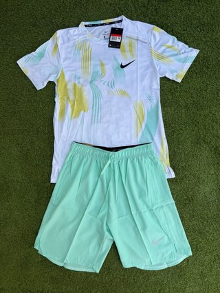 Conjunto Nike Camiseta y Pantalón Corto