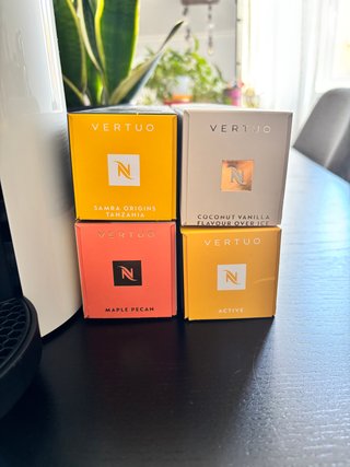 Macchina Caffè Nespresso Vertuo Plus Bianca