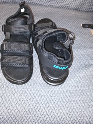 Sandalias Negras Ajustables