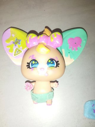 Muñeca Bellies con accesorios