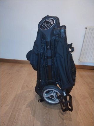 Silla de paseo City Mini Zip negra con extras.