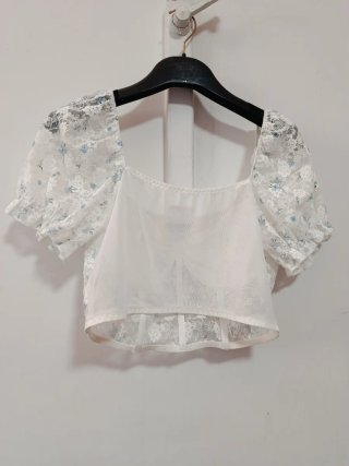 Top pizzo floreale manica corta
