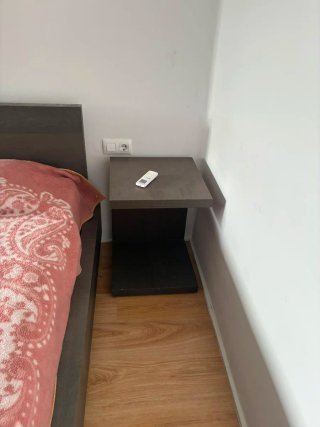 Cama canapé + cabecero + 2 mesitas