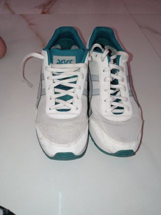 Zapatillas Asics Blancas y Turquesa