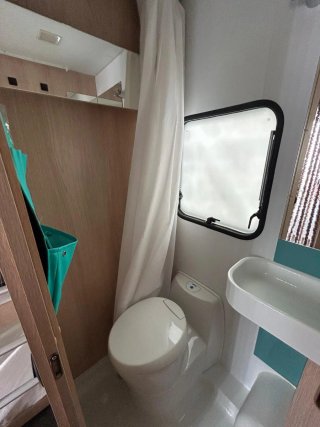 Caravana Adria Aviva 360DK 750kg 3 literas 5 plaza