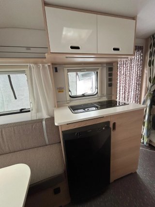 Caravana Adria Aviva 360DK 750kg 3 literas 5 plaza