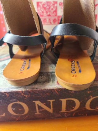 Sandalias Creeks T.37-38 + 1 de regalo