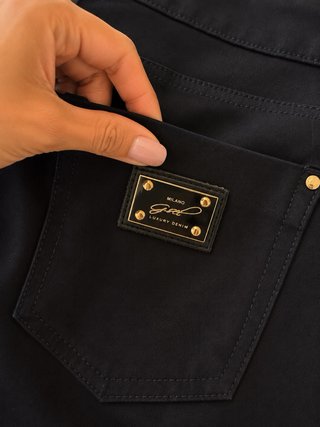 Pantaloni neri eleganti