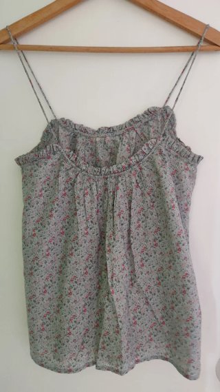 Camiseta Massimo Dutti floral gris y rosa
