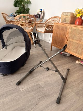 Capazo Cuna Inglesina Aptica con Soporte