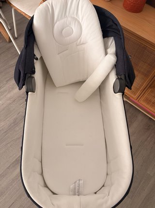 Capazo Cuna Inglesina Aptica con Soporte