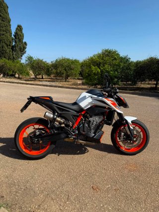 KTM Duke 890R