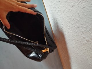 Bolso negro piel cocodrilo