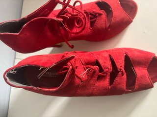 Zapatos rojos Cortefiel con cordones