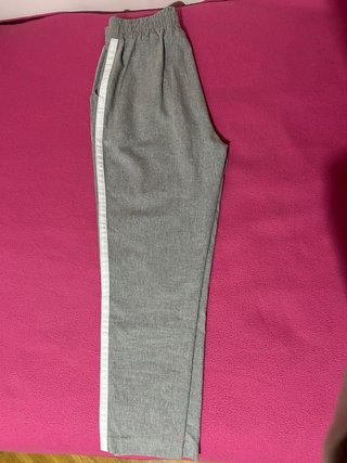 Pantalón chino gris talla S Stradivarius