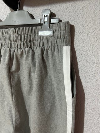 Pantalón chino gris talla S Stradivarius