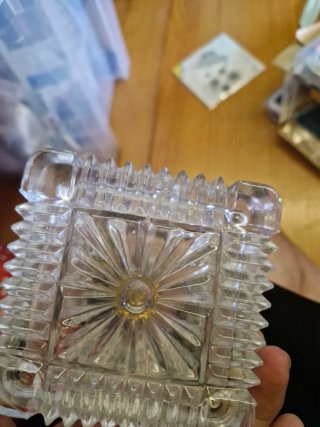 Caixinha de vidro com uva de pérolas
