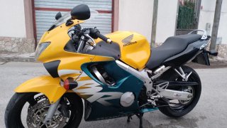 Honda CBR 600 F4 1999 última ligh
