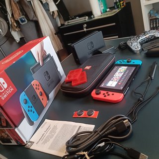 Nintendo Switch Completa + Funda Oficial