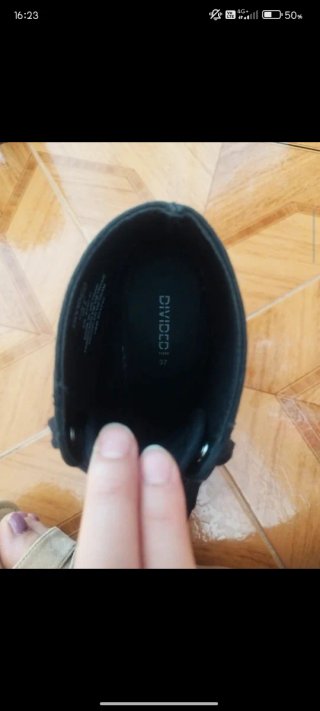 Botines negros con cordones