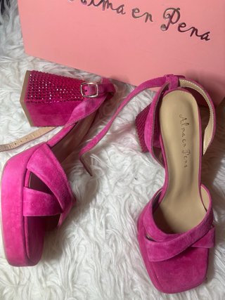 Sandalias Alma en Pena tacón plataforma fucsia