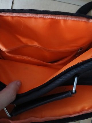 Riñonera negra bandolera