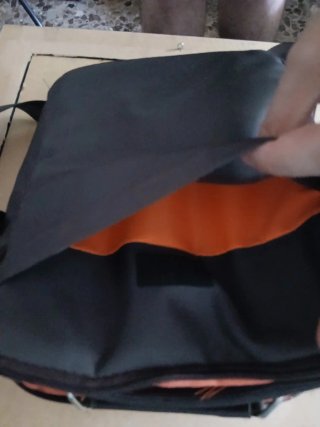 Riñonera negra bandolera