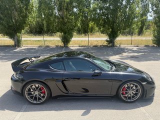 Porsche 718 Cayman GT4