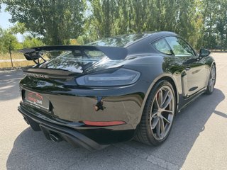 Porsche 718 Cayman GT4