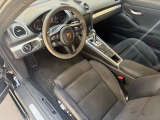 Porsche 718 Cayman GT4