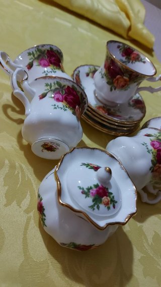 Set fa caffè  Royal Albert Rose