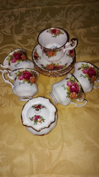 Set fa caffè  Royal Albert Rose