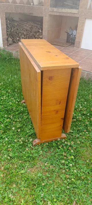 Mesa plegable de madera