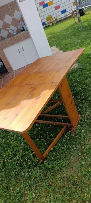 Mesa plegable de madera